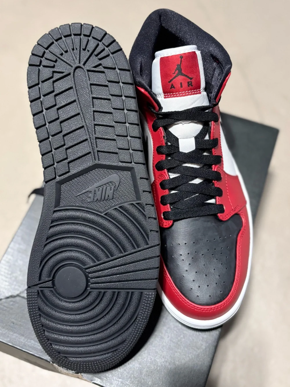 Air Jordan 1 Mid 